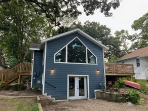 Blue Lakeview Home - Image 2