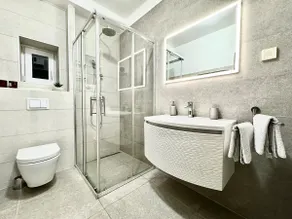Cozy Modern Beachside Charm - Image 4