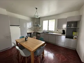 Detached house with garden near Paris - Image 2