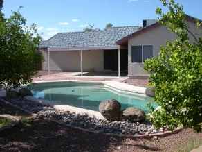 Beautiful spacious remodeled home w pool & patio - Image 5
