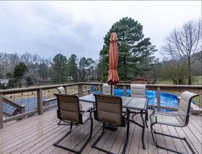 Family Retreat with NEW POOL - Durham Upstairs Unit - Image 2