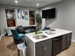 Modern Quaint Abode - Image 4