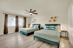 Wow ! 4000 sqft villa 2 Ensuite,2 Living rooms! - Image 4