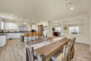 Wow ! 4000 sqft villa 2 Ensuite,2 Living rooms! - Image 5