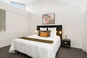 Stylish Urban Retreat on Eden - Image 3