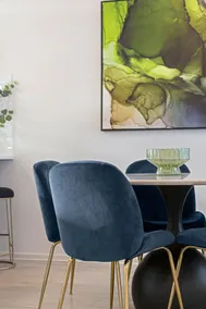 Stylish Urban Retreat on Eden - Image 5