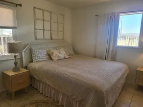 Best Value 2BR Apt | King Bed & Fast Wi-Fi - Image 2