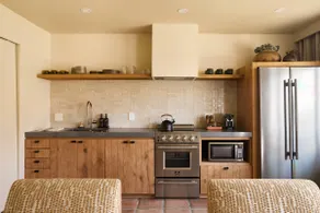Amazing 1 bedroom sanctuary ~ Free Parking ~ - Image 3