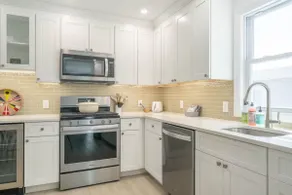 Modern, open plan, 200m to beach, pet friendly! - Image 5