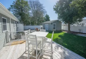 Modern, open plan, 200m to beach, pet friendly! - Image 3