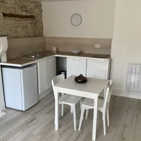 Charming Burgundian house. - Image 3