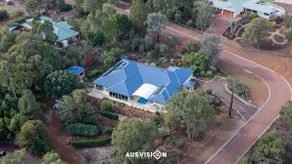 Perth Nr Airport Retreat-Heated Pool &BBQ-14 Pax - Image 2
