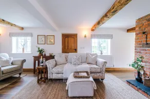 NEW! Stunning 3- Bed Cottage in Audlem by 53 Degrees Property, Ideal for Families & Groups! - Image 5