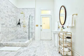 Above Main Street Suite - Image 4