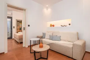 Emma's Central Suite - Image 4