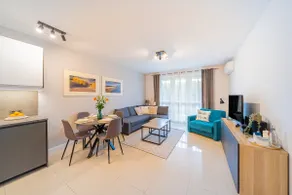 2rooms, aircon kitchen Netflix Wifi Tennis balcony - Image 2