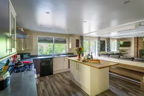 Norbury, woodland lodge with hot tub for 12 - Image 3