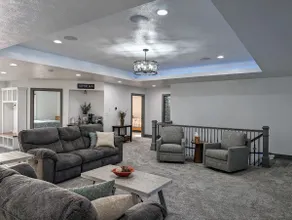 Charming, Woodside 6 Bed house w/ Hot Tub - Image 3