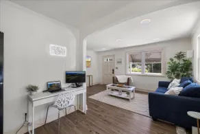 Charming 2BR Cottage Stay: Close to Downtown - Image 2