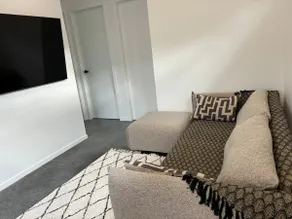 Cozy 2BR Guesthouse in Forster - Image 2