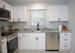Coastal Dreams - Sleeps 8, 4B/2B - Image 4