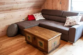 Juvanova Hiša | Apartment Wooden House Štiblc - Image 4
