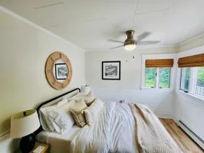 Modern Coastal Bungalow • 3BR/2BA • Walk to Town! - Image 5