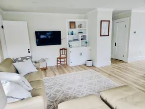 Modern Coastal Bungalow • 3BR/2BA • Walk to Town! - Image 2