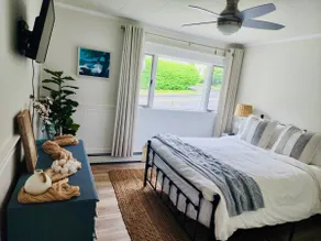 Modern Coastal Bungalow • 3BR/2BA • Walk to Town! - Image 4