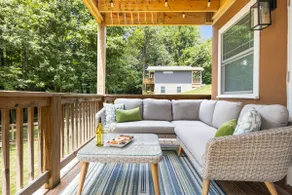 Fenced Yard_2 Decks_2 Living Rooms_Dwntn HVL 5 min - Image 3