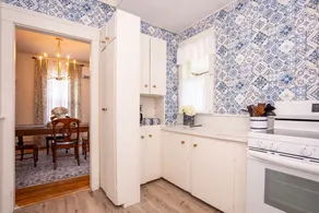 Historic Bank Managers Apartment - Image 3