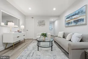 Roxboro Designer Suite - Image 3