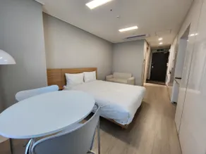[Stay Mate] Hanla Western Park #Moonlight Festival Park 3 minutes away #OTT complete #Queen Bedroom - Image 2