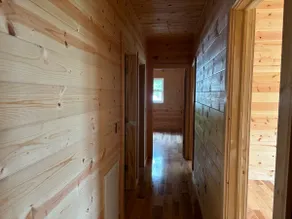 Lake front cabin with hot tub - Image 4