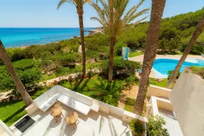 4-6 Pax · Amazing Views · Beachfront · Pool · AC,. - Image 2