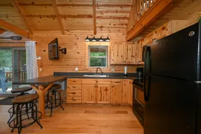 The Angler-2 bedroom w/hot tub - Image 5