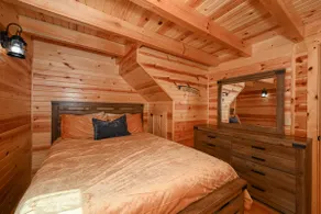 The Angler-2 bedroom w/hot tub - Image 4