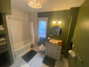 Cozy Cottage near Maytag Park - Image 4