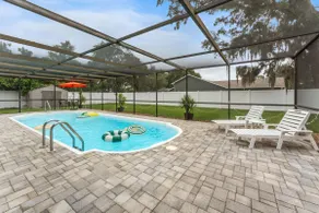 Retro FL Vibes, Sleeps 12+Pets *Heated Pool* - Image 2