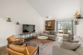 Urban Retreat- 4 Bedroom Home - Image 5