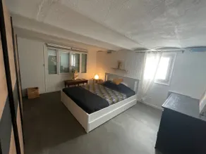 City center apartment with private parking - Image 2