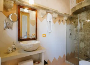 Double Room - Image 4