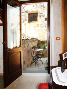 Double Room - Image 2