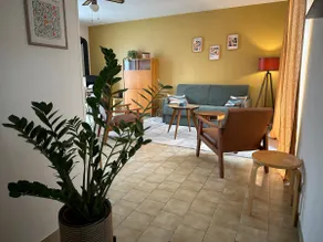 Seventies house, air-conditioned, private parking - Image 2