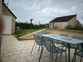 Seventies house, air-conditioned, private parking - Image 3