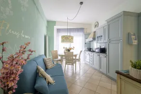 Three-room apartment with beach/sea view - Image 2