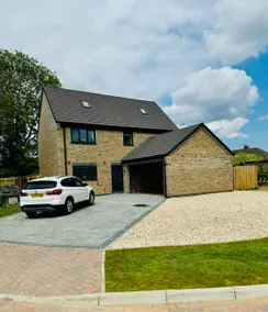 5-Bedroom Cottage, New Waltham, Grimsby - Image 2