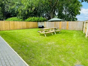 5-Bedroom Cottage, New Waltham, Grimsby - Image 3