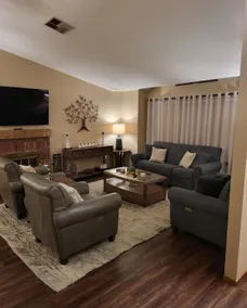 Relaxation meets comfort HERE at Redwood Inn - Image 3