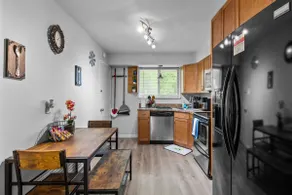 Cozy Peaceful 2 bedroom duplex - Image 3